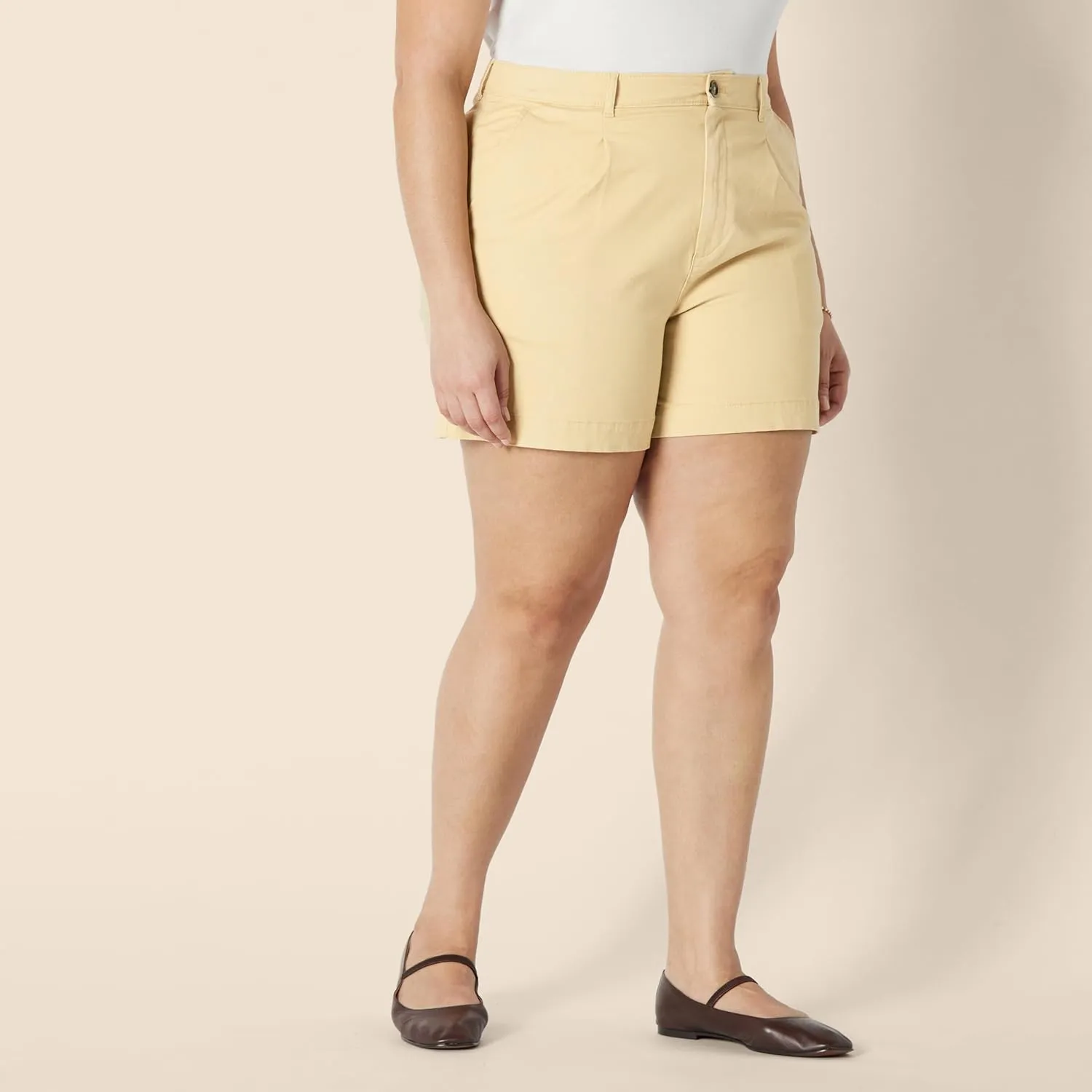 Amazon Essentials Women's High-Rise Relaxed-Fit Elastic Back Short