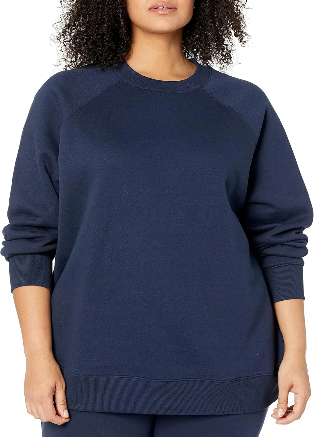 Amazon Essentials Women's Relaxed-Fit Crewneck Pullover Long-Sleeve Sweatshirt (Available in Plus Size)