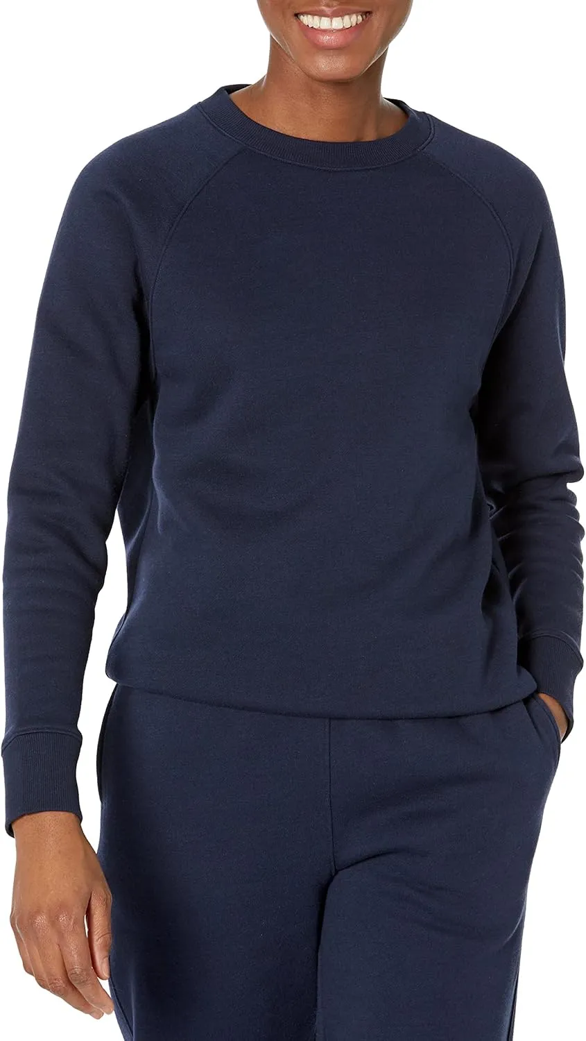 Amazon Essentials Women's Relaxed-Fit Crewneck Pullover Long-Sleeve Sweatshirt (Available in Plus Size)