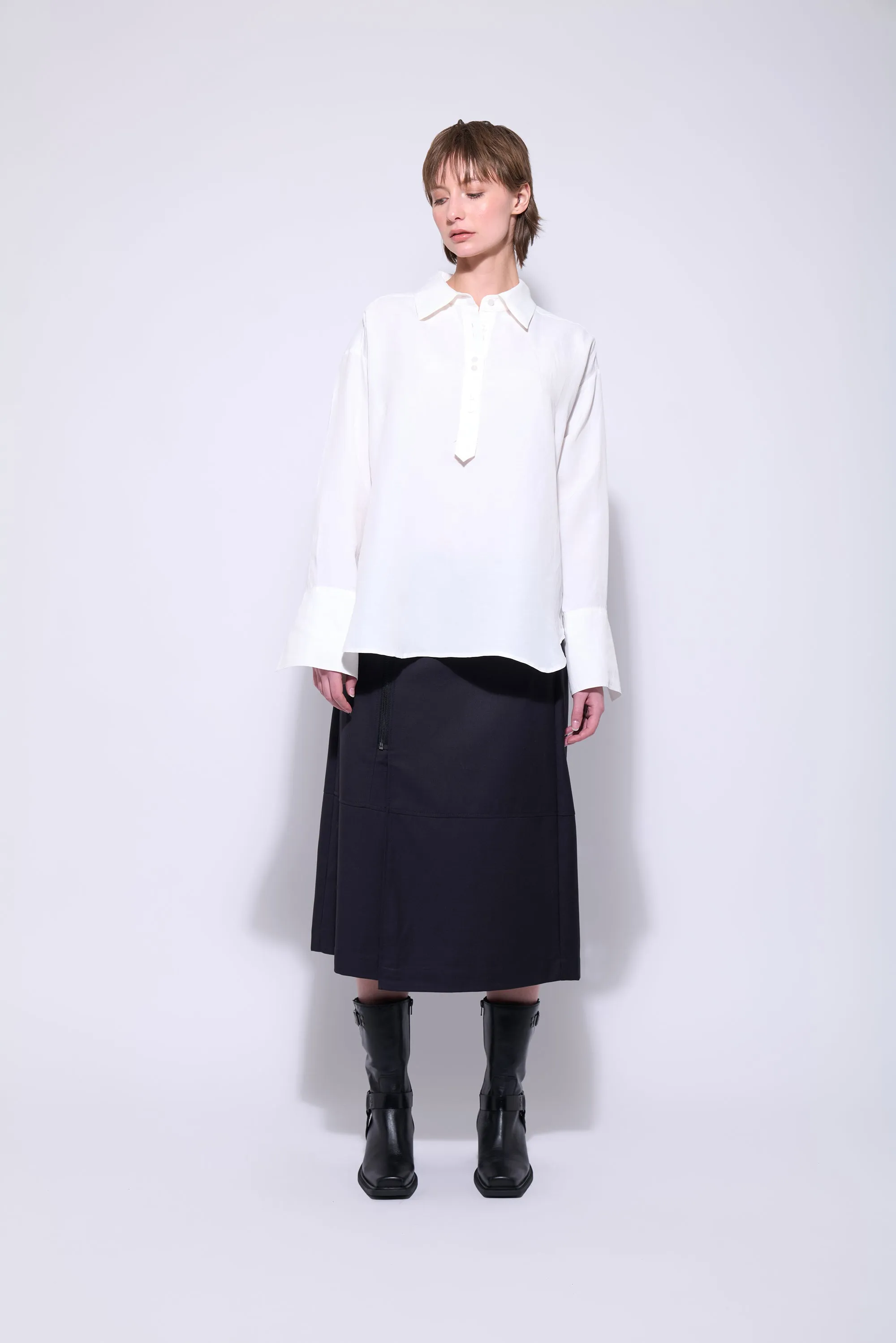 Neris | It Girl Shirt