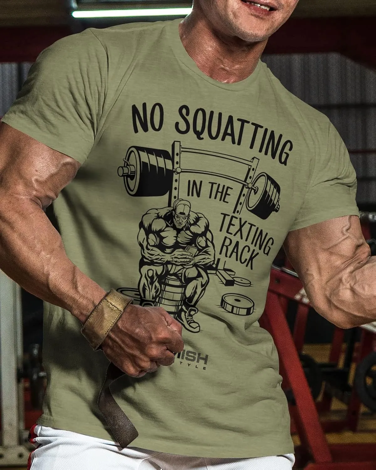 No Squatting in The Texting Rack Workout Motivation for Gym Men Tshirt