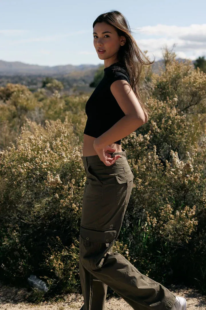 RELAXED FIT CARGO BUNGEE PANTS - OLIVE