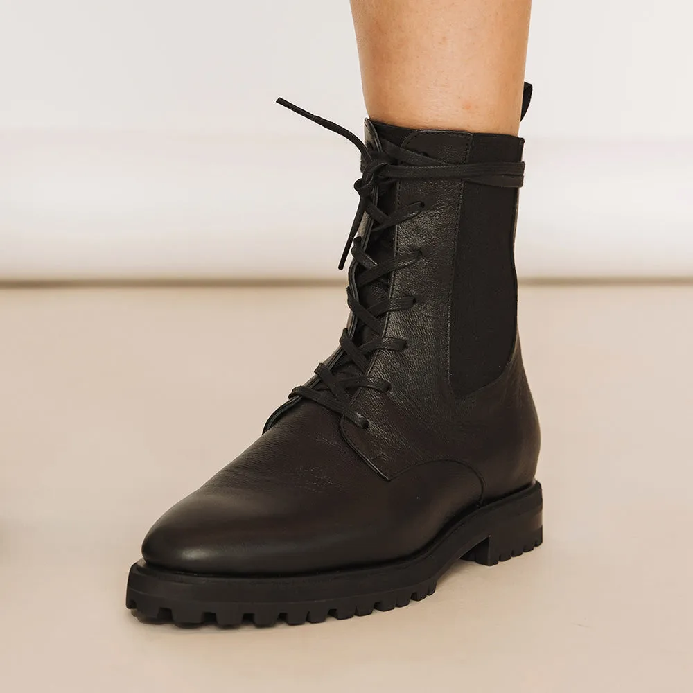 The Kit Combat Boot Black Micro Pebble