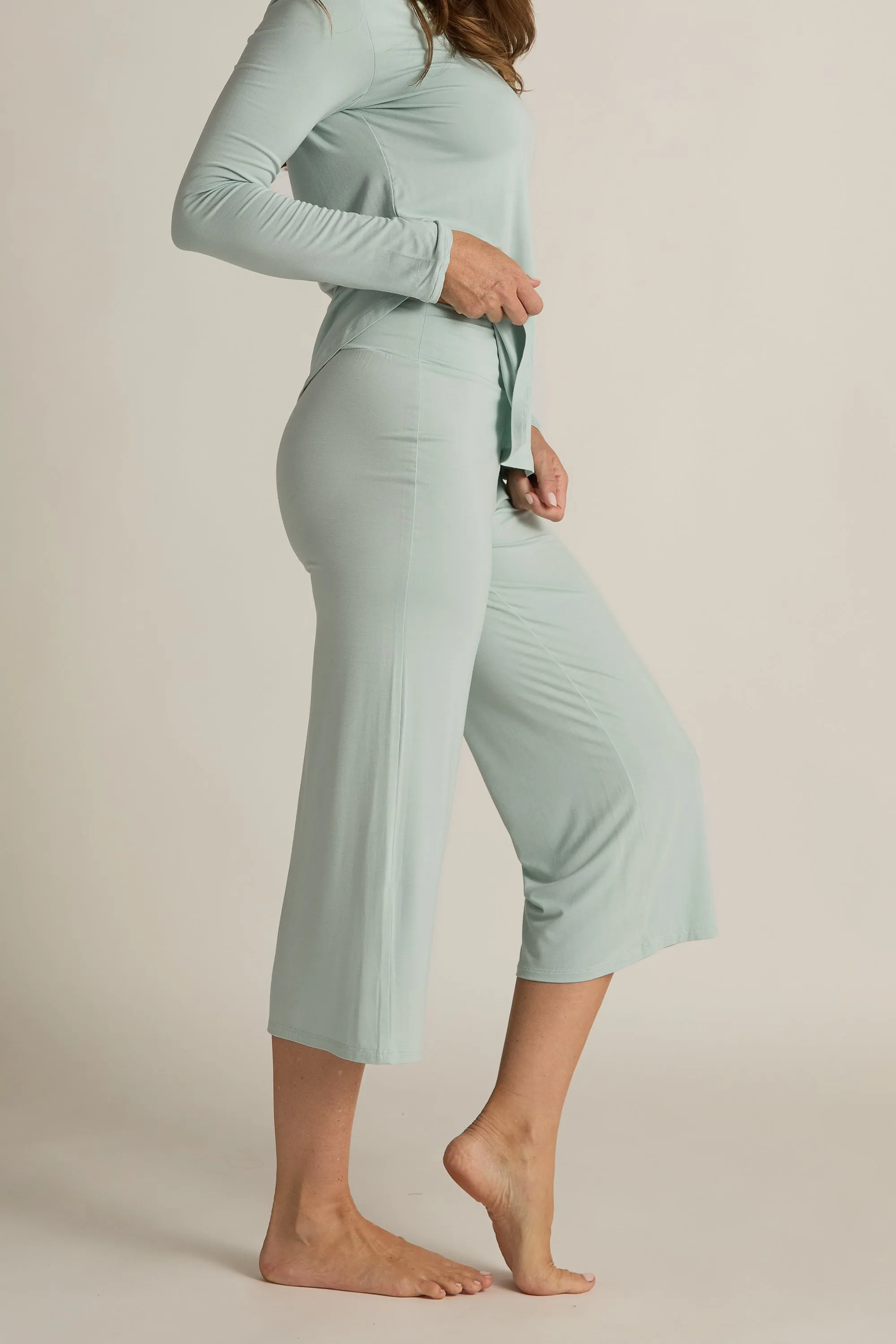 Wide-Leg Capri Pant