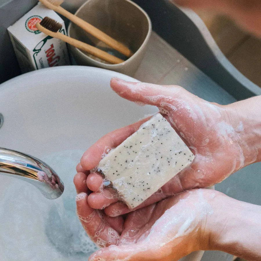Wylder Naturals - Lavender & Litsea with Poppy Seeds Soap Bar