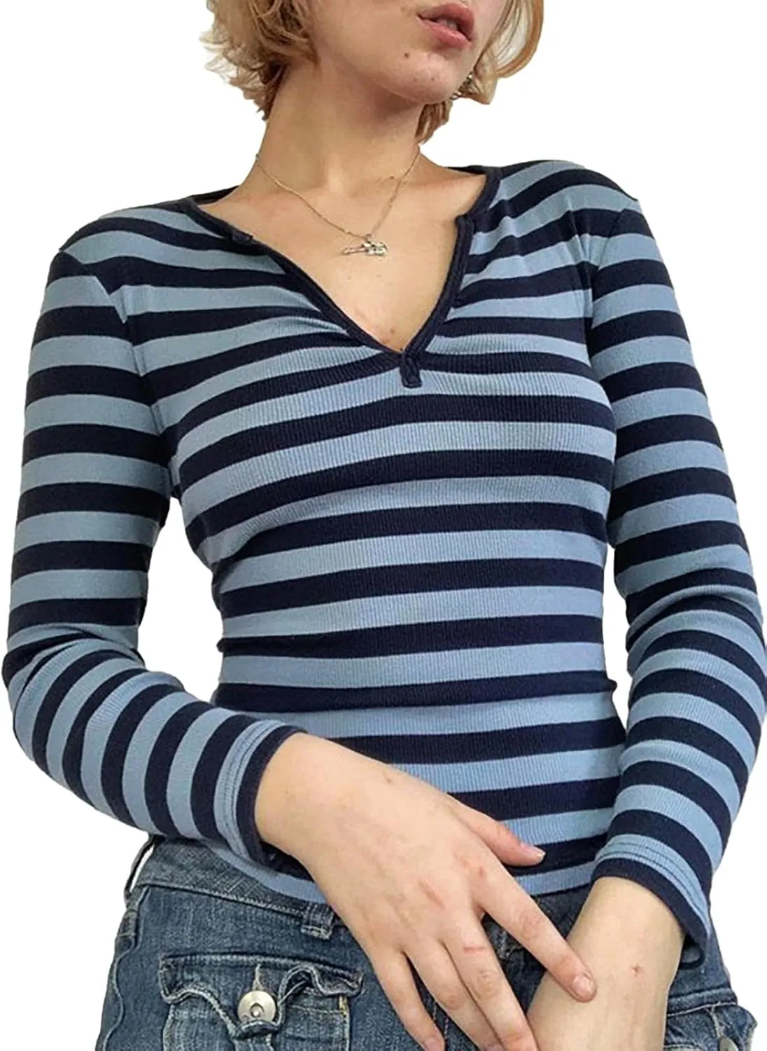 Xineicy Women's Y2K Long Sleeve Henley Tops Casual T-Shirts for Women Slim Fit Vintage Graphic Crop Tops